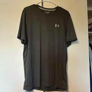 Under Armour Men’s Dark Grey XL T-shirt